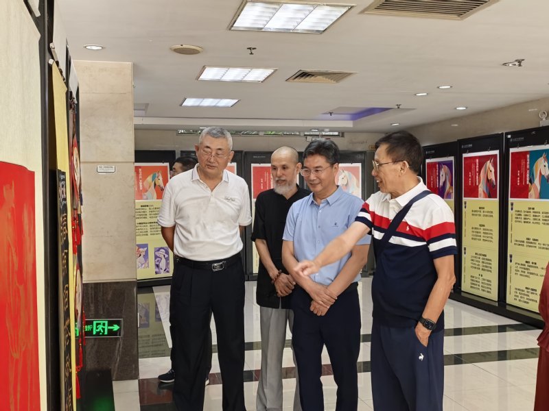 策马抒怀，文脉留香：华农202...